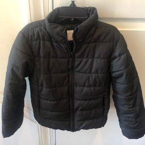 Children’s Place black puffer jacket unisex sz 5/6